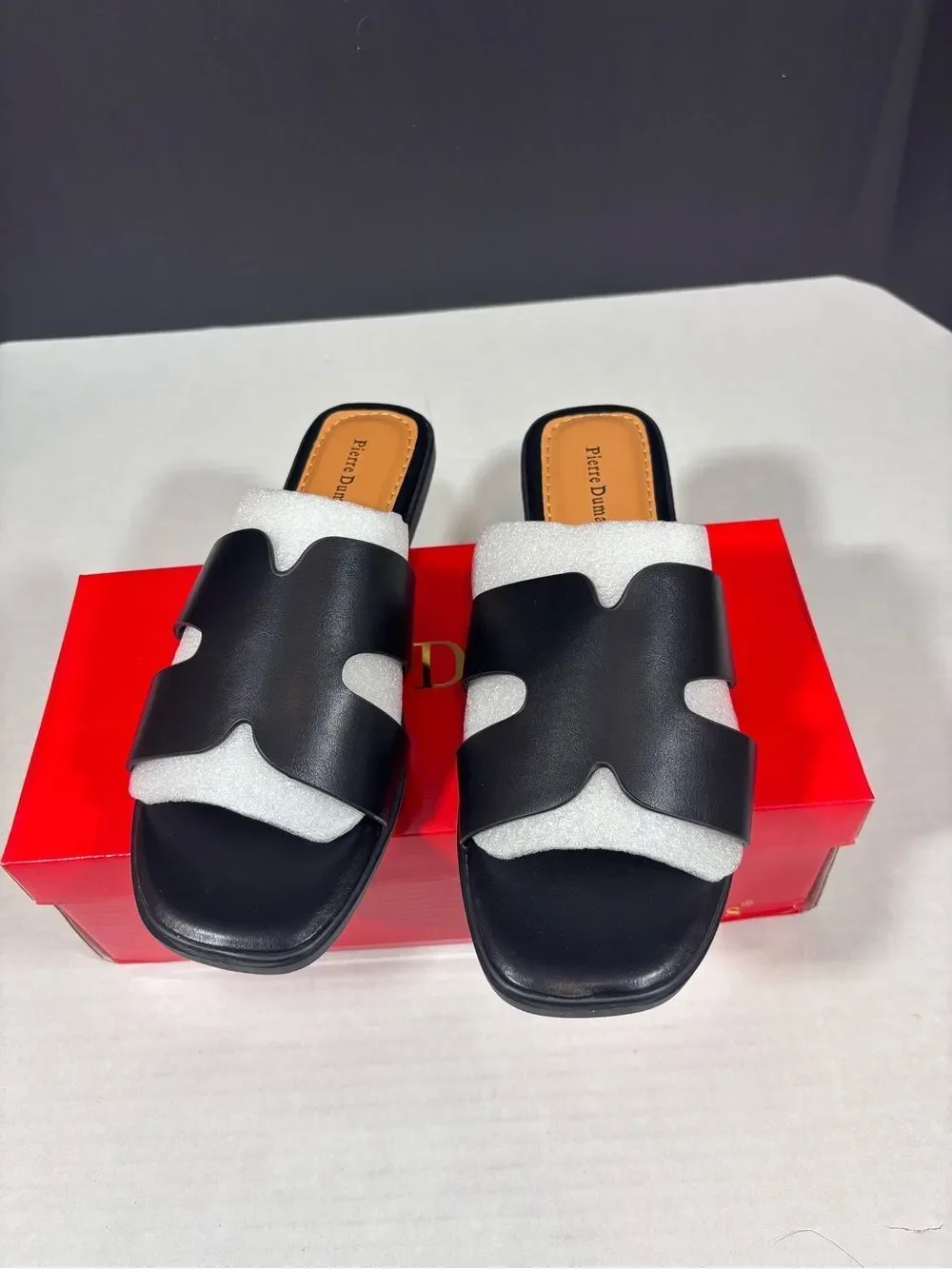PIERRE DUMAS EMPRESS-29 SANDAL Size 8 Black NEW in box Slide